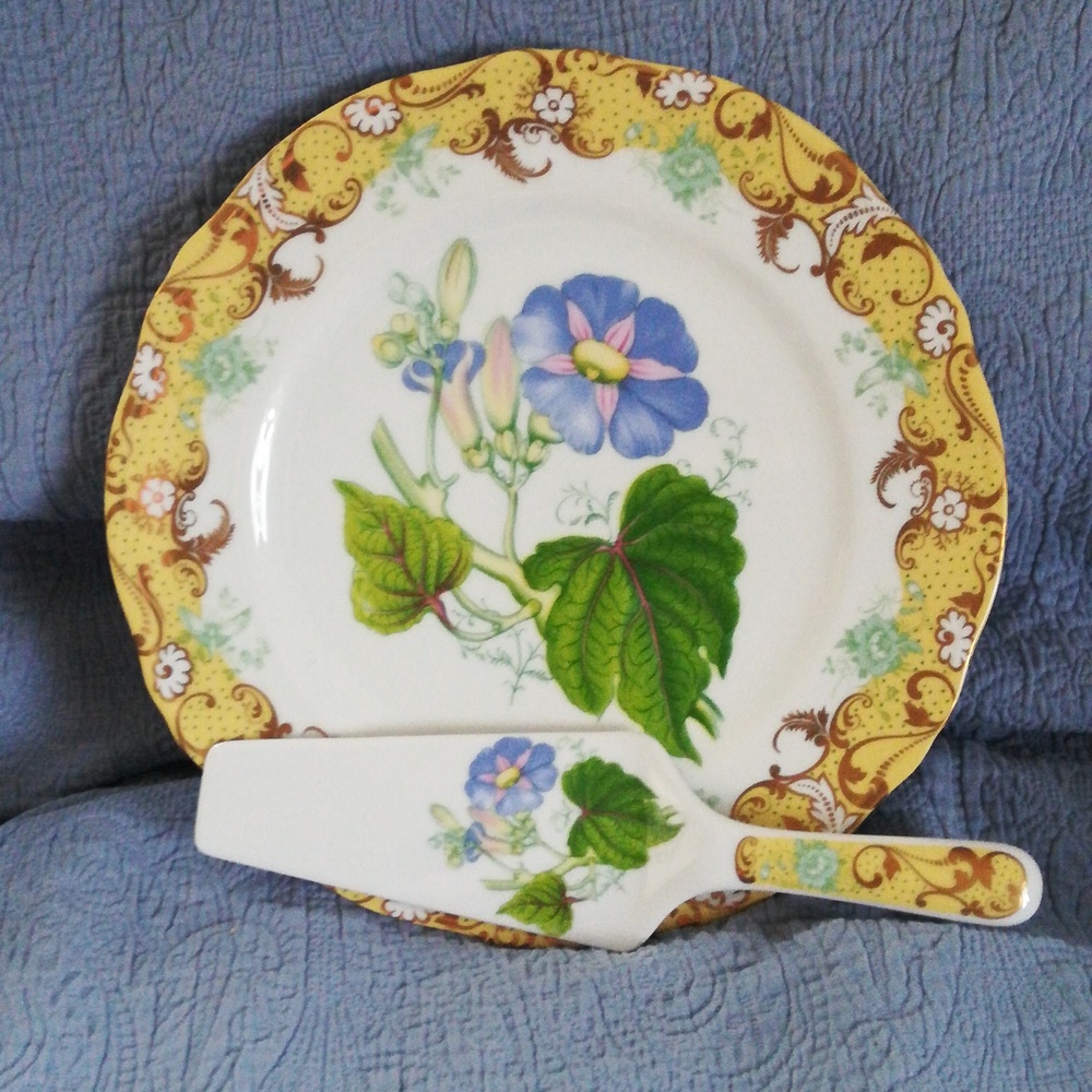 Cake Plate and Server Andrea by Sadek Set